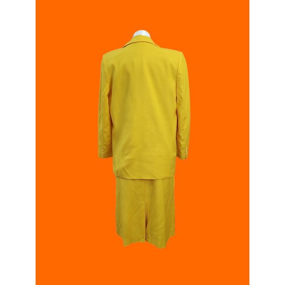 1980's Golden Yellow Saddlebred Linen Skirt Suit - Picture 10 of 16